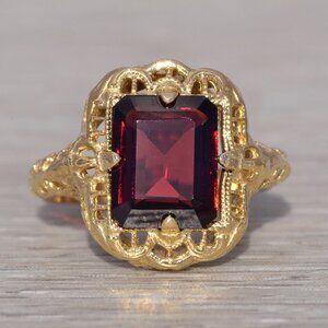 Garnet Ring in Yellow Gold